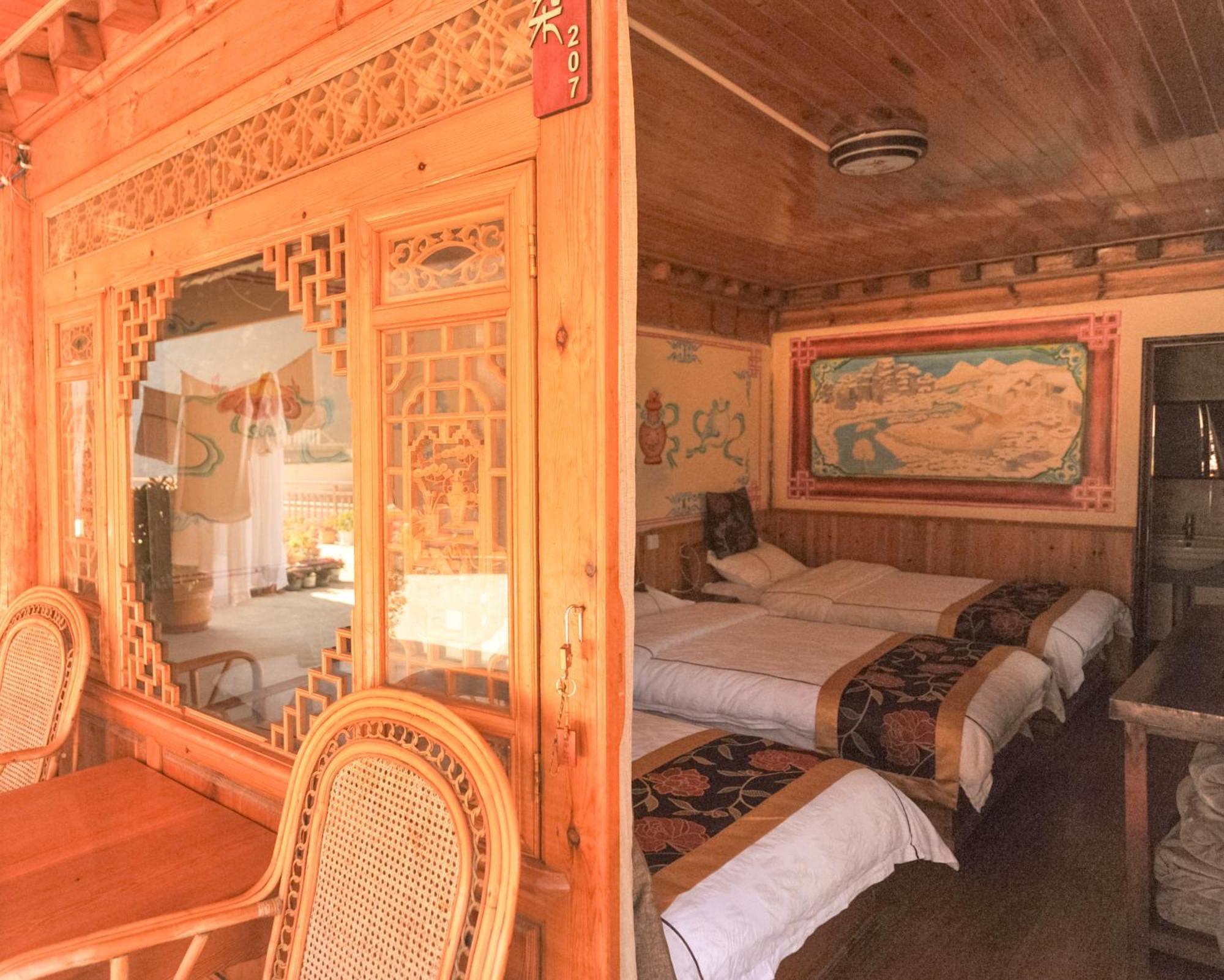 Tibet Guesthouse 虎跳峡卓玛客栈 แชงกรีลา ภายนอก รูปภาพ